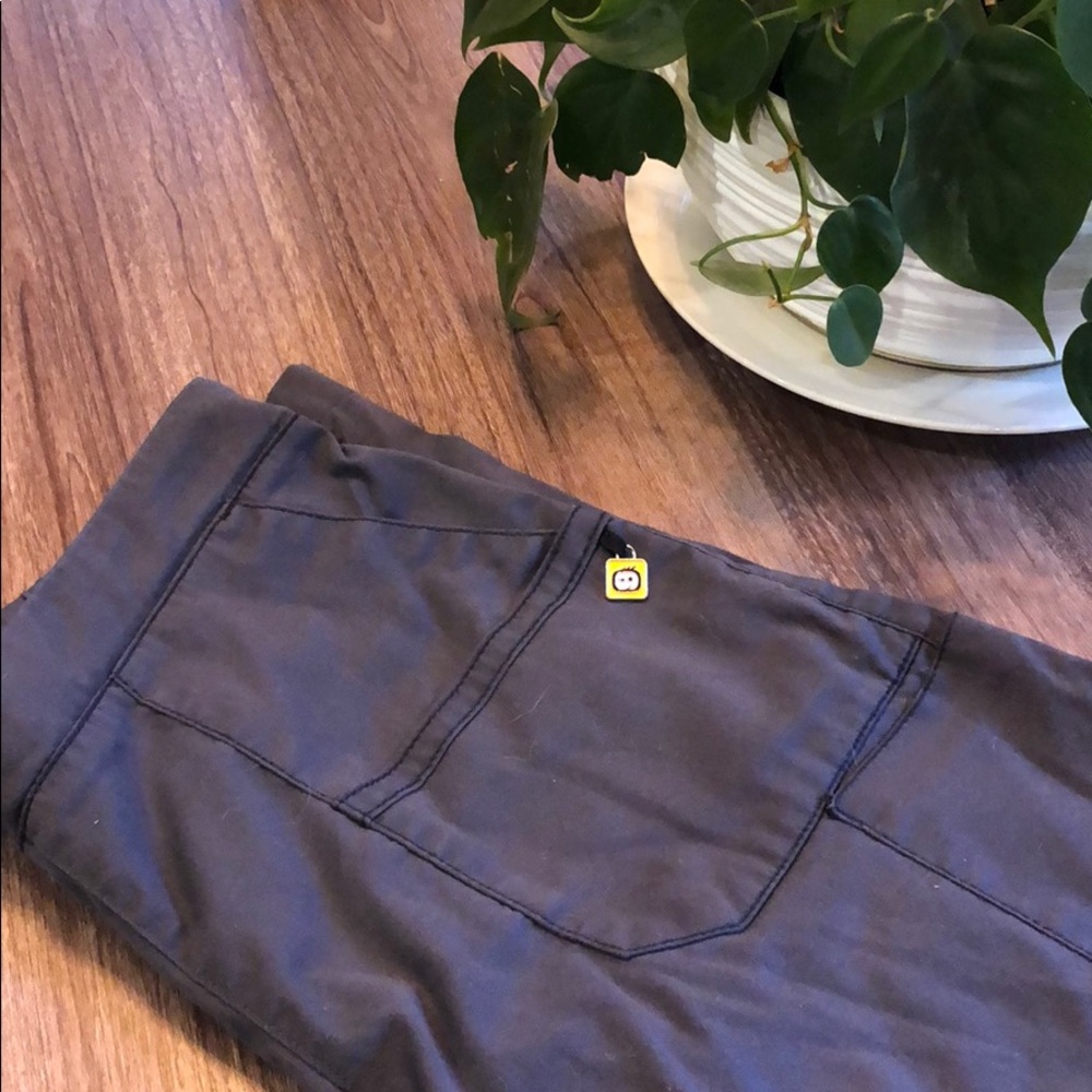WonderWink Gray Scrub Top